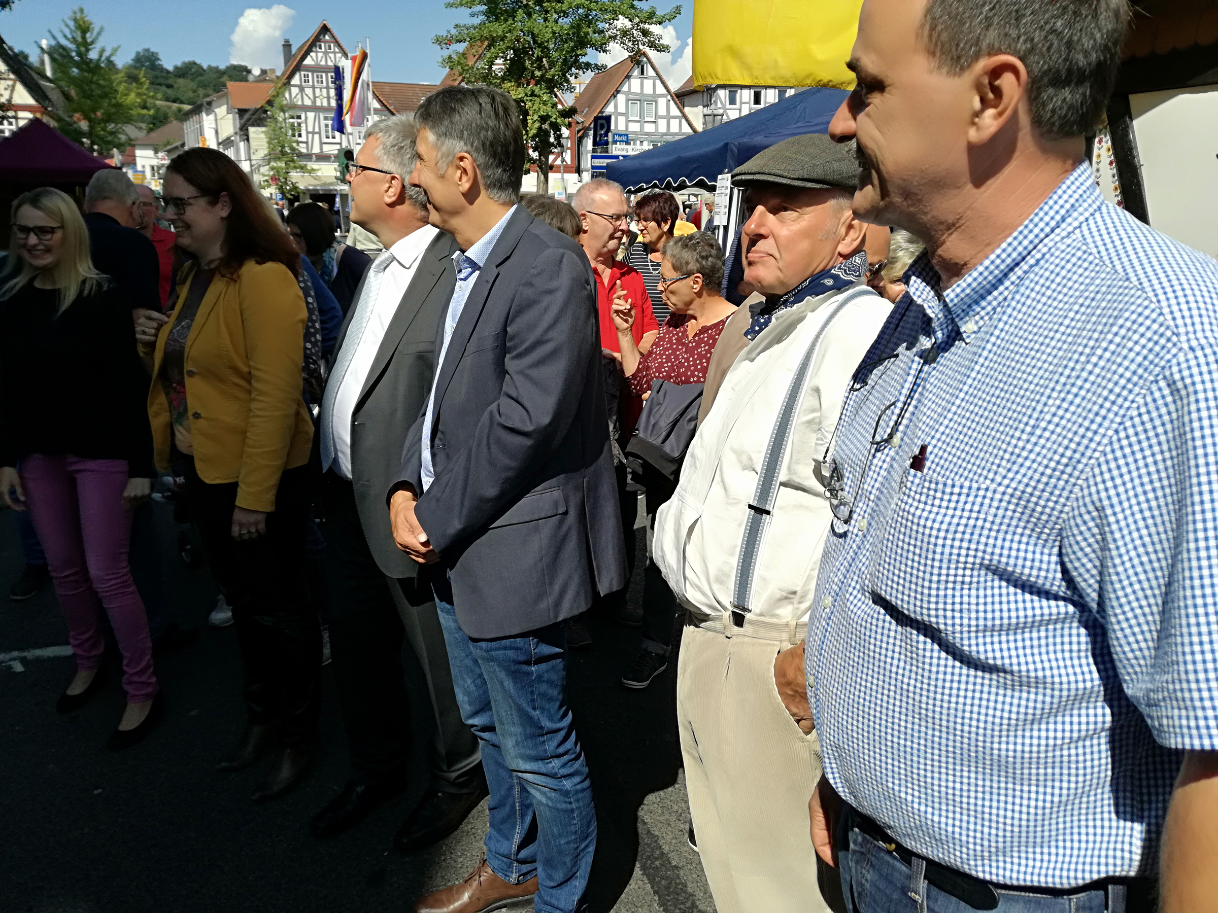 Bürgermeister Seum besucht den Stand von Borsdorf